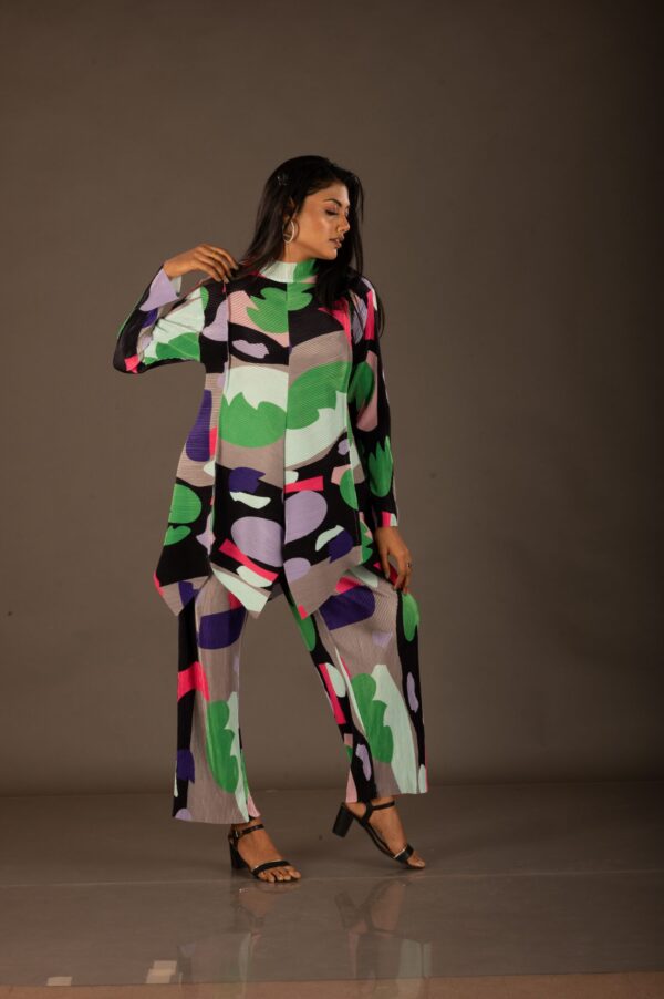 Korean Pleated abstract print ,imported fabric co-ordinate, twKorean Pleated abstract print ,imported fabric co-ordinate, two-piece seto-piece set - Image 5