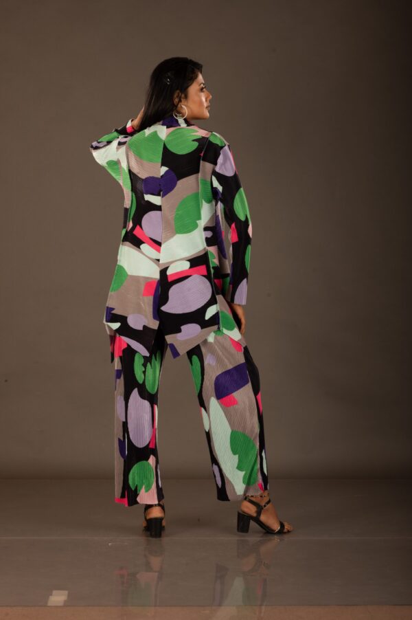 Korean Pleated abstract print ,imported fabric co-ordinate, twKorean Pleated abstract print ,imported fabric co-ordinate, two-piece seto-piece set - Image 6