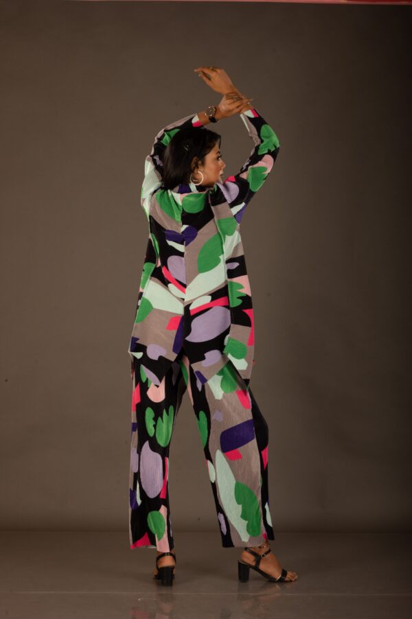 Korean Pleated abstract print ,imported fabric co-ordinate, twKorean Pleated abstract print ,imported fabric co-ordinate, two-piece seto-piece set - Image 7