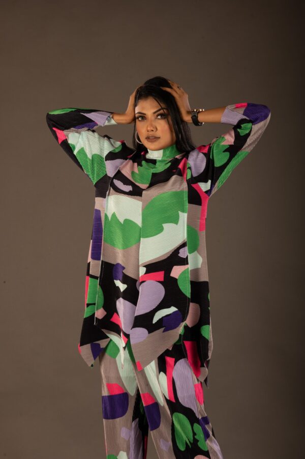 Korean Pleated abstract print ,imported fabric co-ordinate, twKorean Pleated abstract print ,imported fabric co-ordinate, two-piece seto-piece set - Image 8