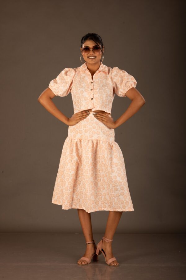 Imported fabric, skirt& top set, the skirt is elasticated. It's a perfect day/eve out wear with summer shades.